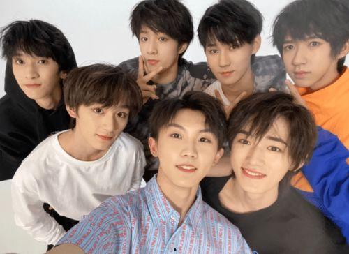 吃瓜爆料时代少年团,吃瓜爆料下的青春成长记